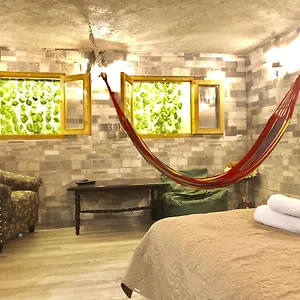 Cozy Nest Гостевой дом Тбилиси